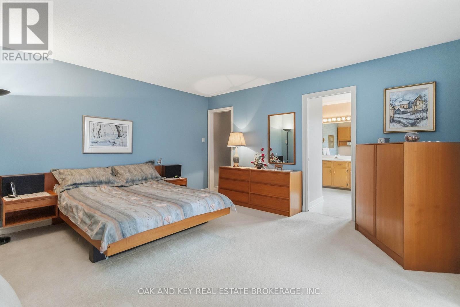 31 GREEN HEDGE LANE Property Photo