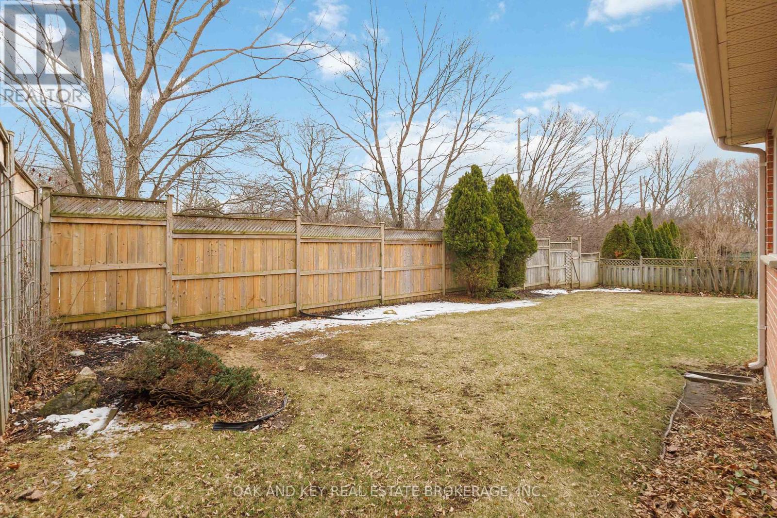 31 GREEN HEDGE LANE Property Photo