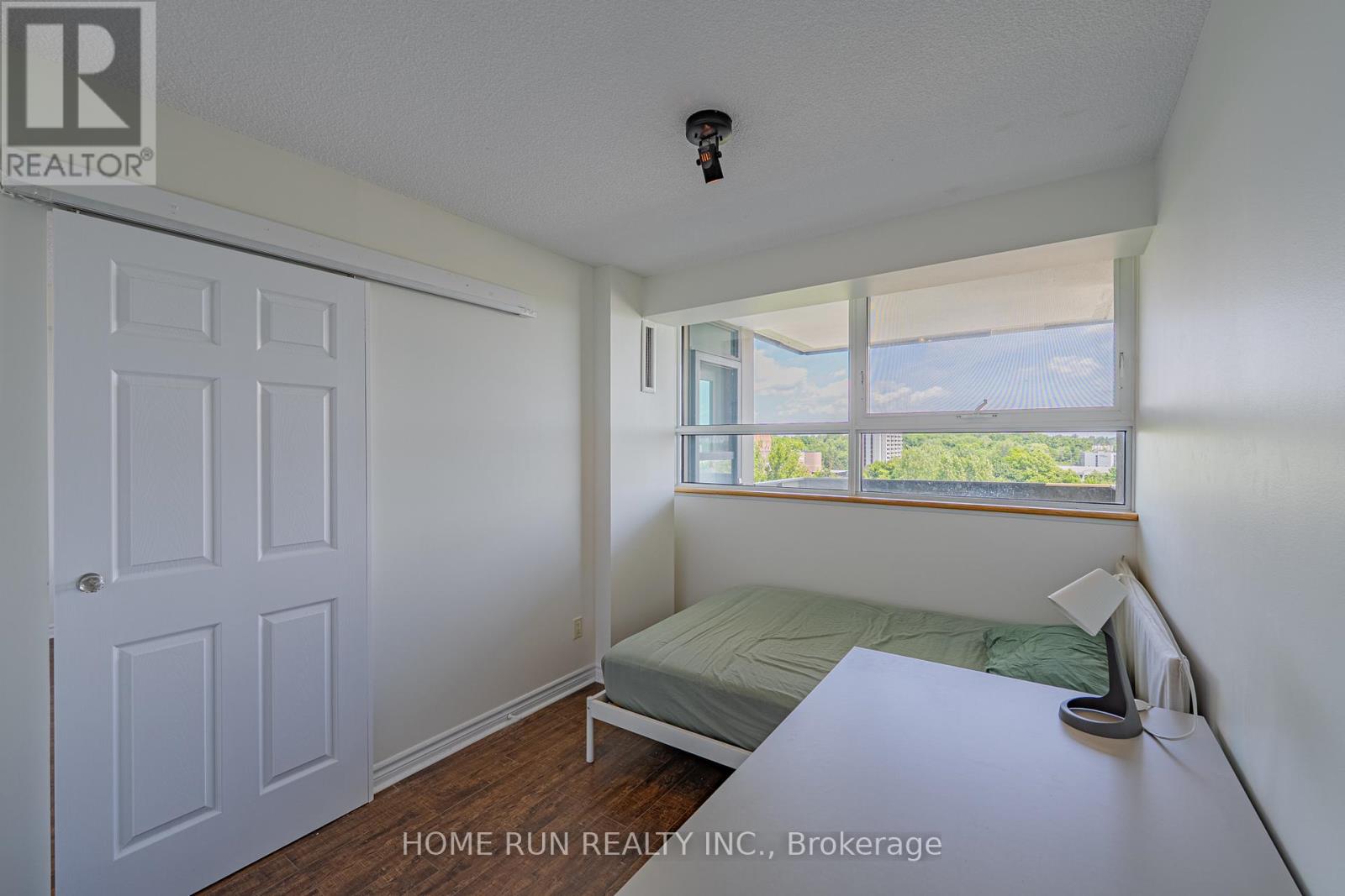 1111 - 555 BRITTANY DRIVE — photo 33