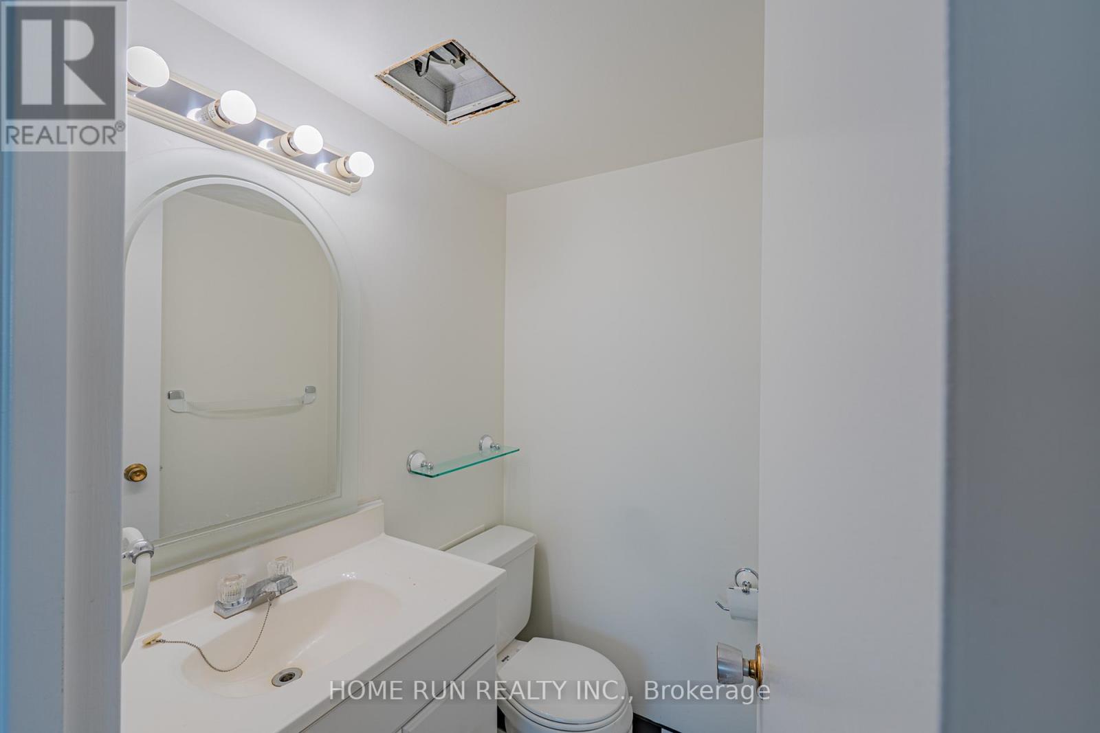 1111 - 555 BRITTANY DRIVE — photo 39