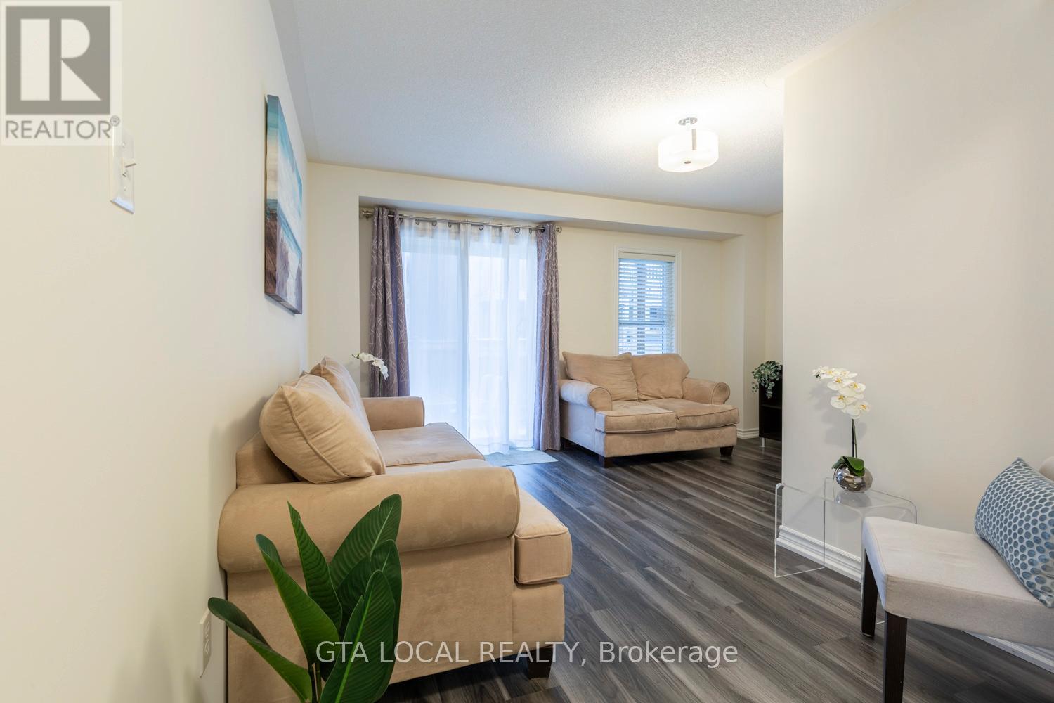 #31 10 PORTER AVENUE W - 31