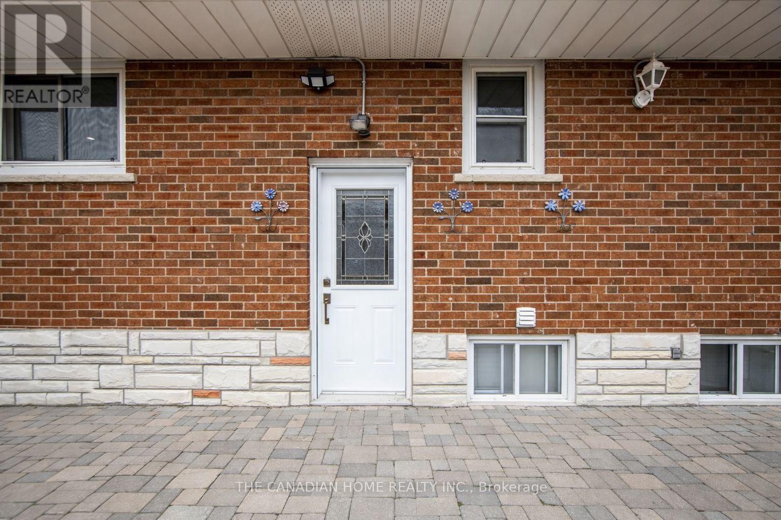 70 MORAINE HILL DRIVE - 32