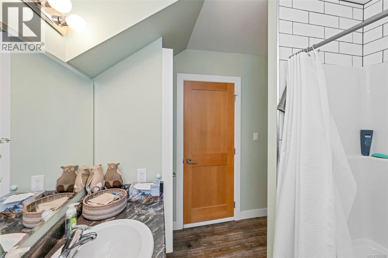 111 689 Hoffman Ave, Langford