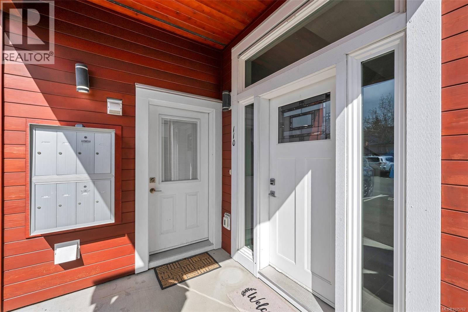 111 689 Hoffman Ave, Langford