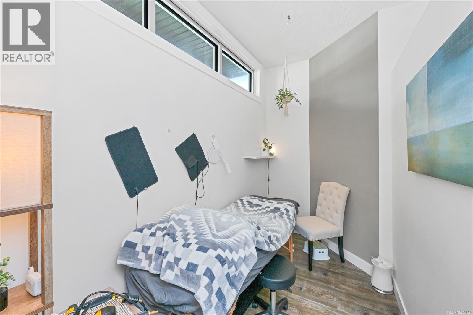 111 689 Hoffman Ave, Langford