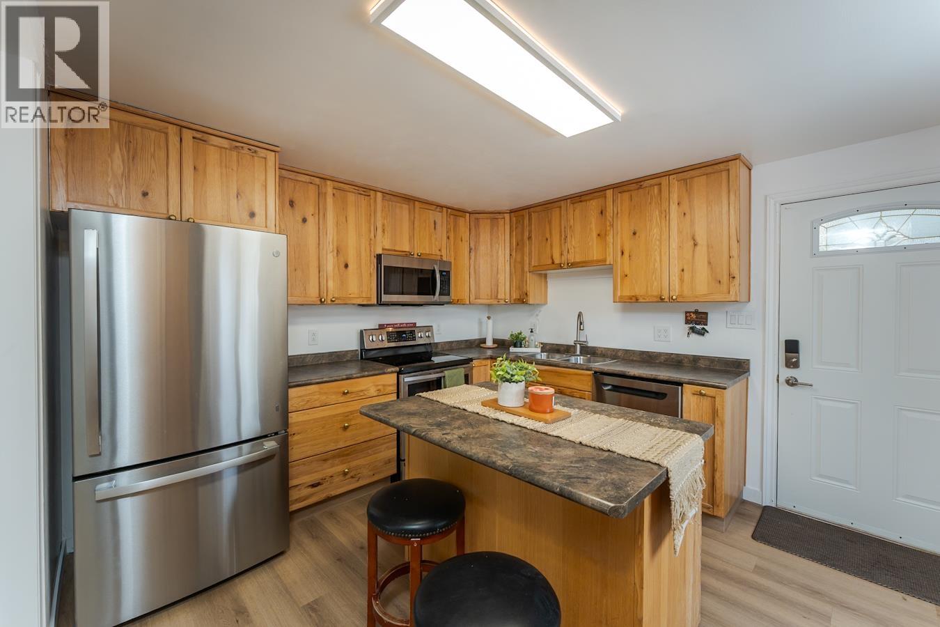 821 N BLACKBURN ROAD - 5