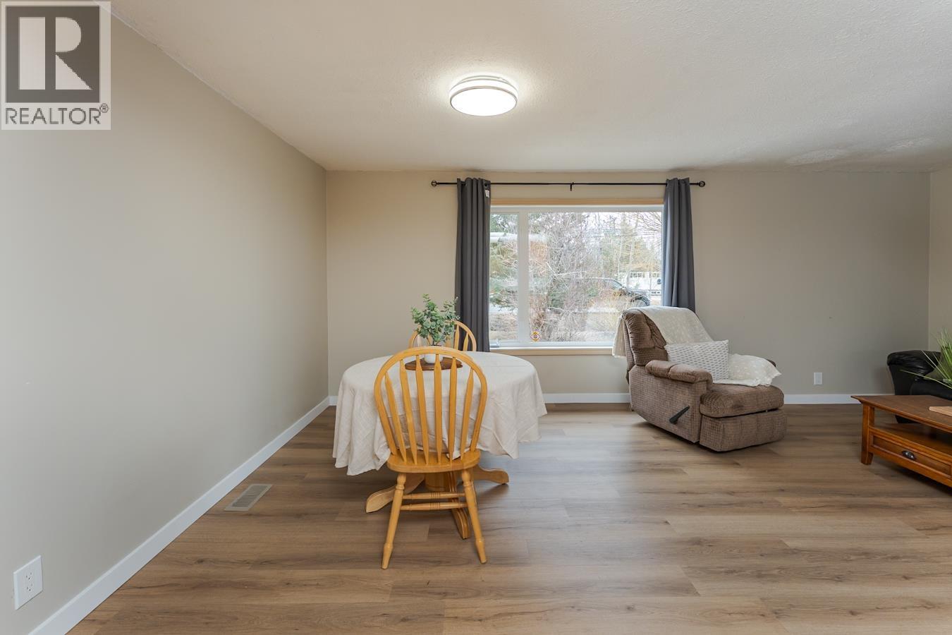 821 N BLACKBURN ROAD - 17