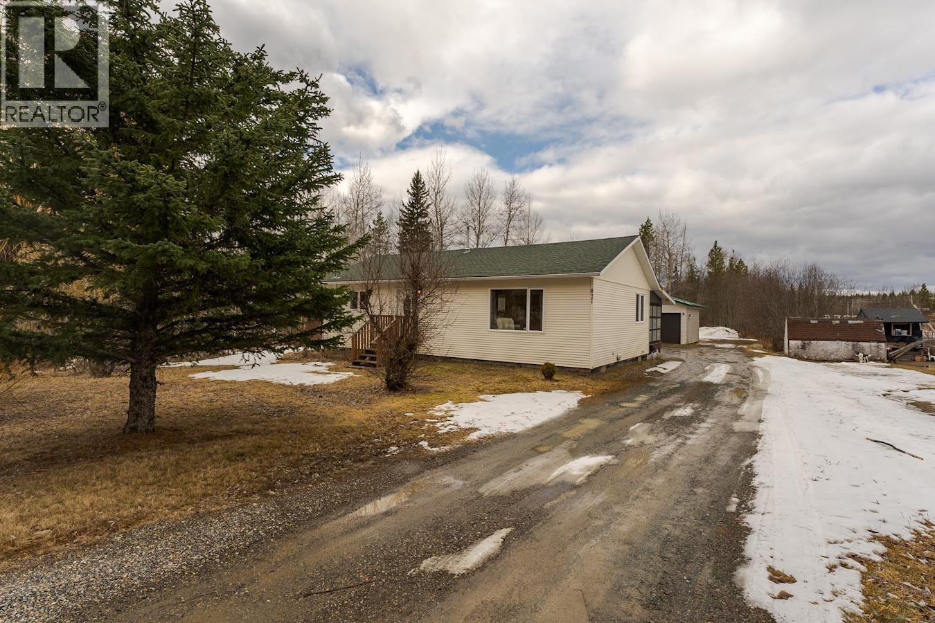 821 N BLACKBURN ROAD - 33