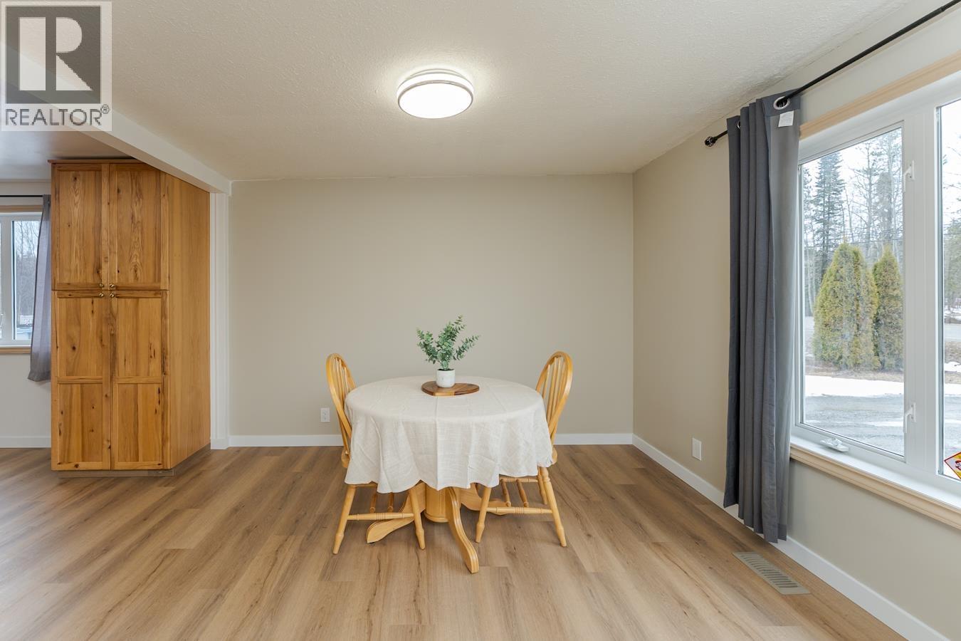 821 N BLACKBURN ROAD - 9