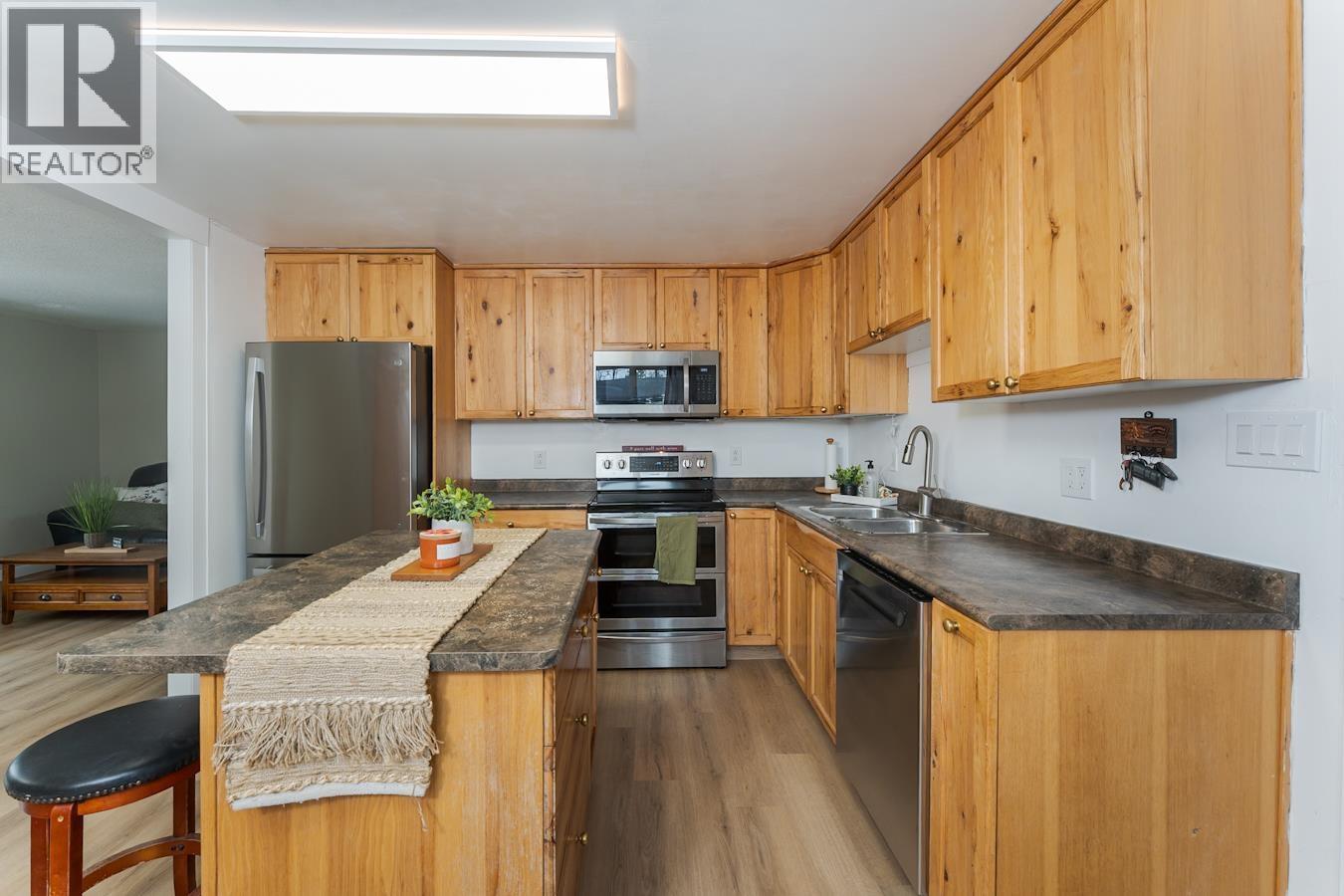 821 N BLACKBURN ROAD - 7