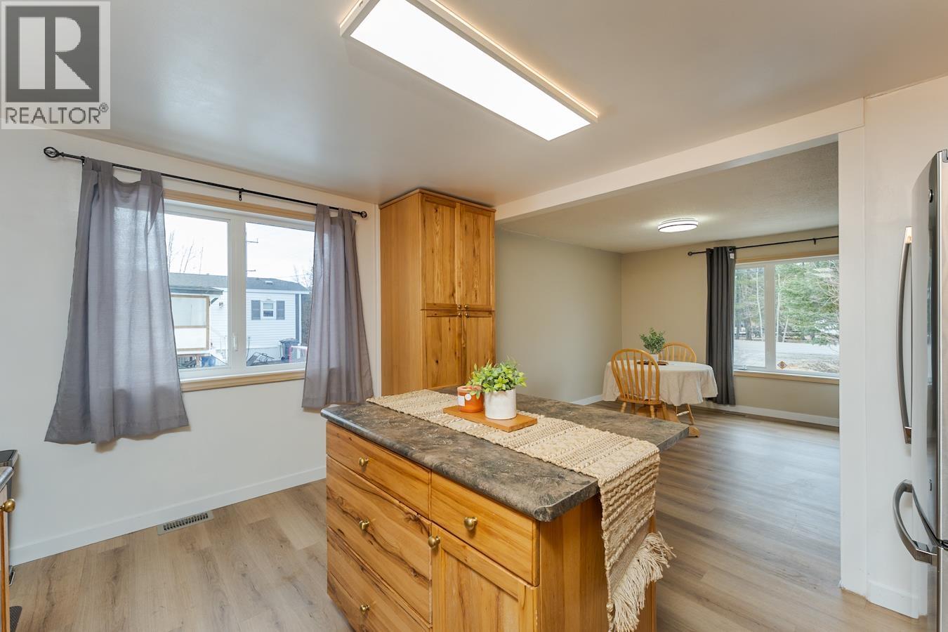 821 N BLACKBURN ROAD - 8