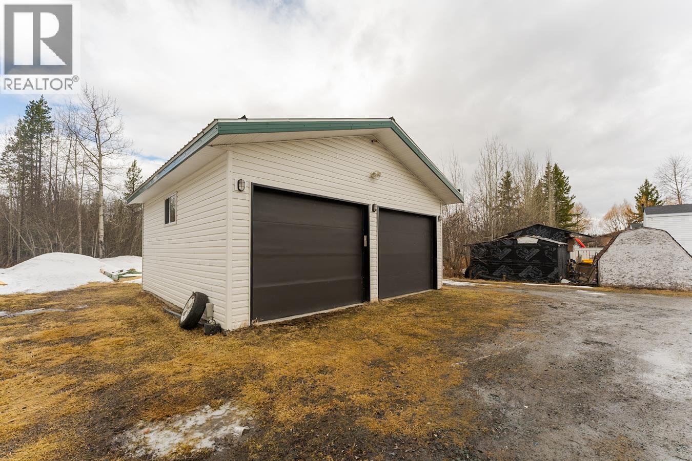 821 N BLACKBURN ROAD - 35