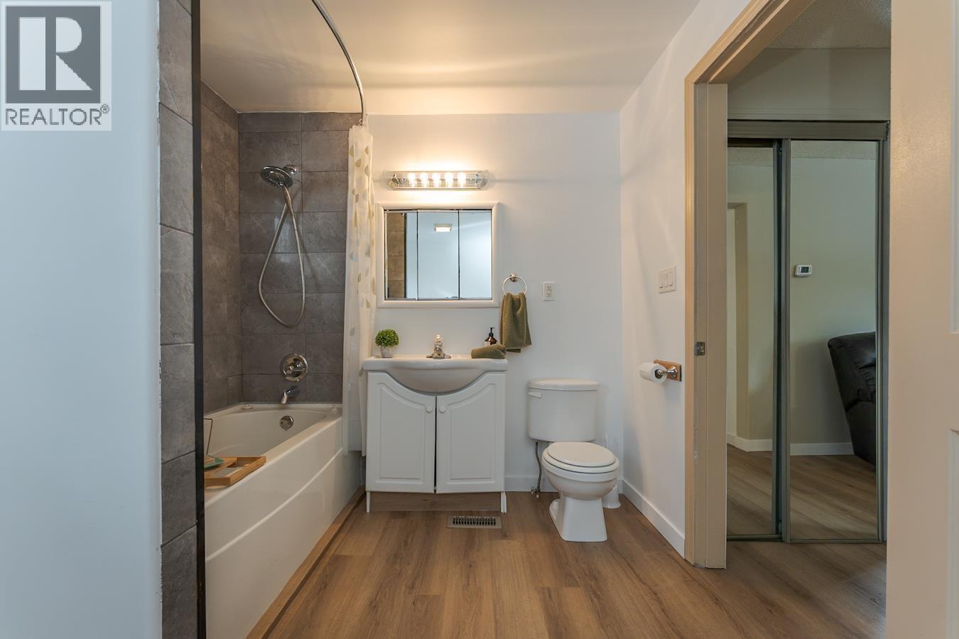 821 N BLACKBURN ROAD - 23