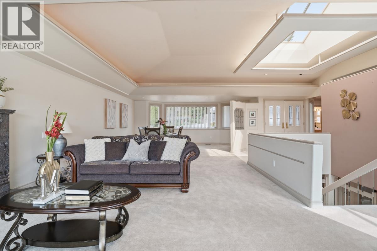 4493 EPPS AVENUE, North Vancouver