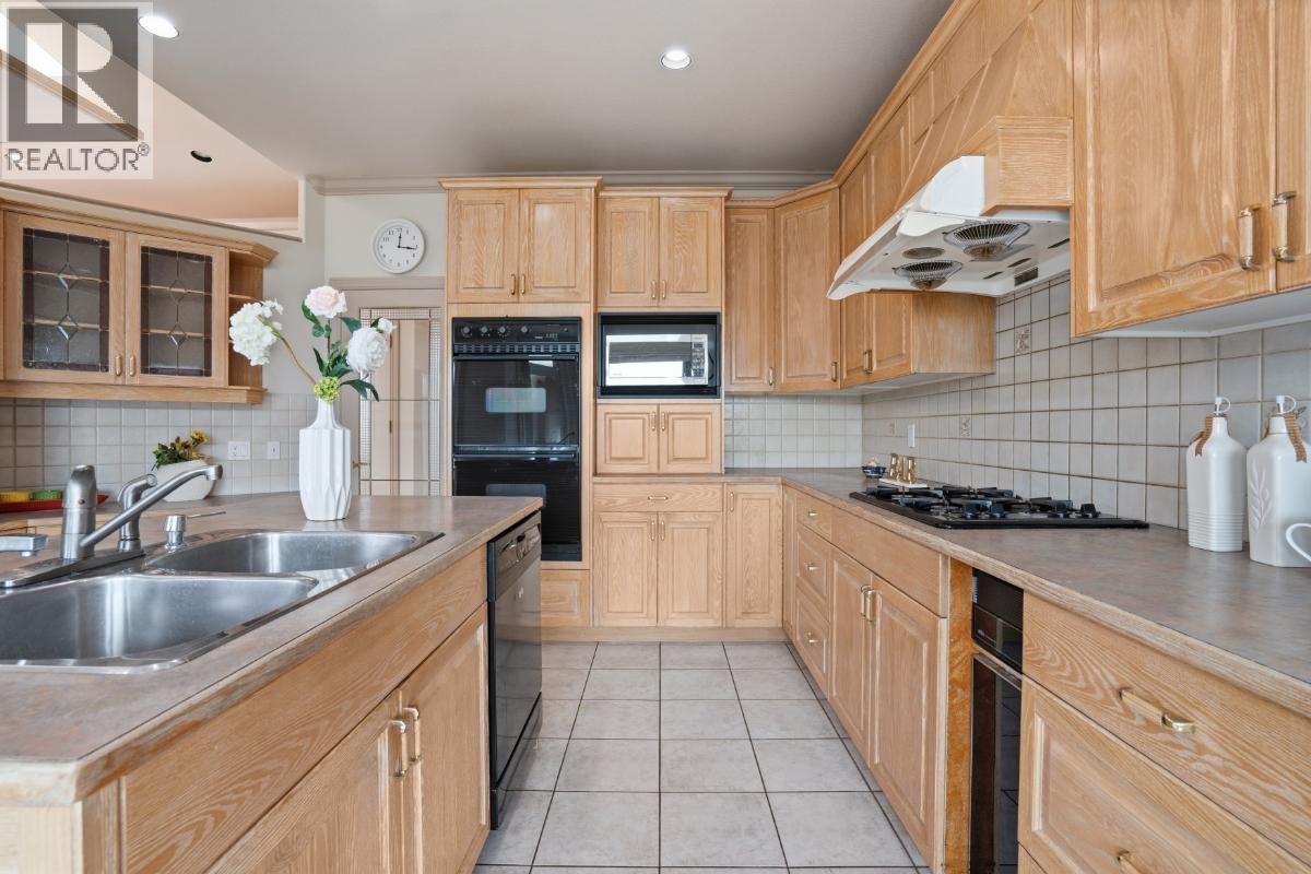 4493 EPPS AVENUE, North Vancouver