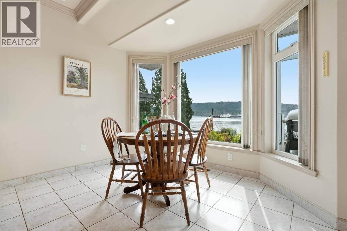 4493 EPPS AVENUE, North Vancouver