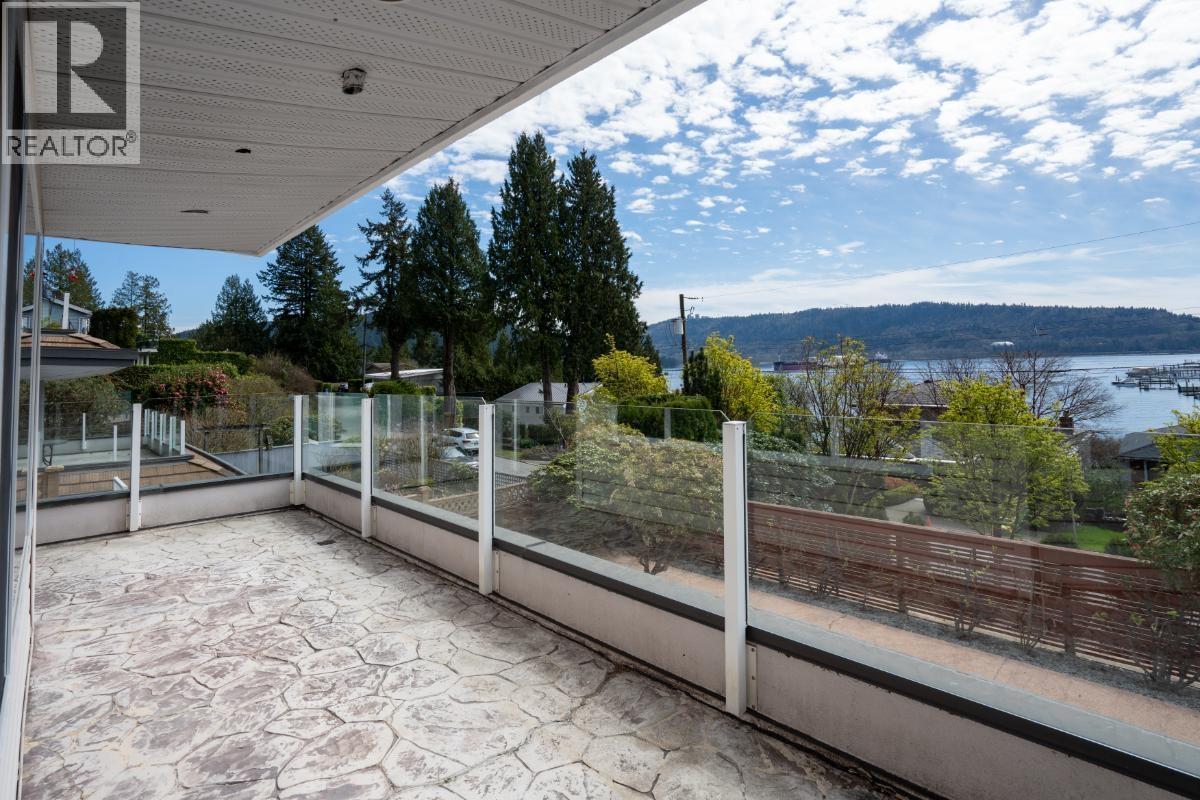 4493 EPPS AVENUE, North Vancouver