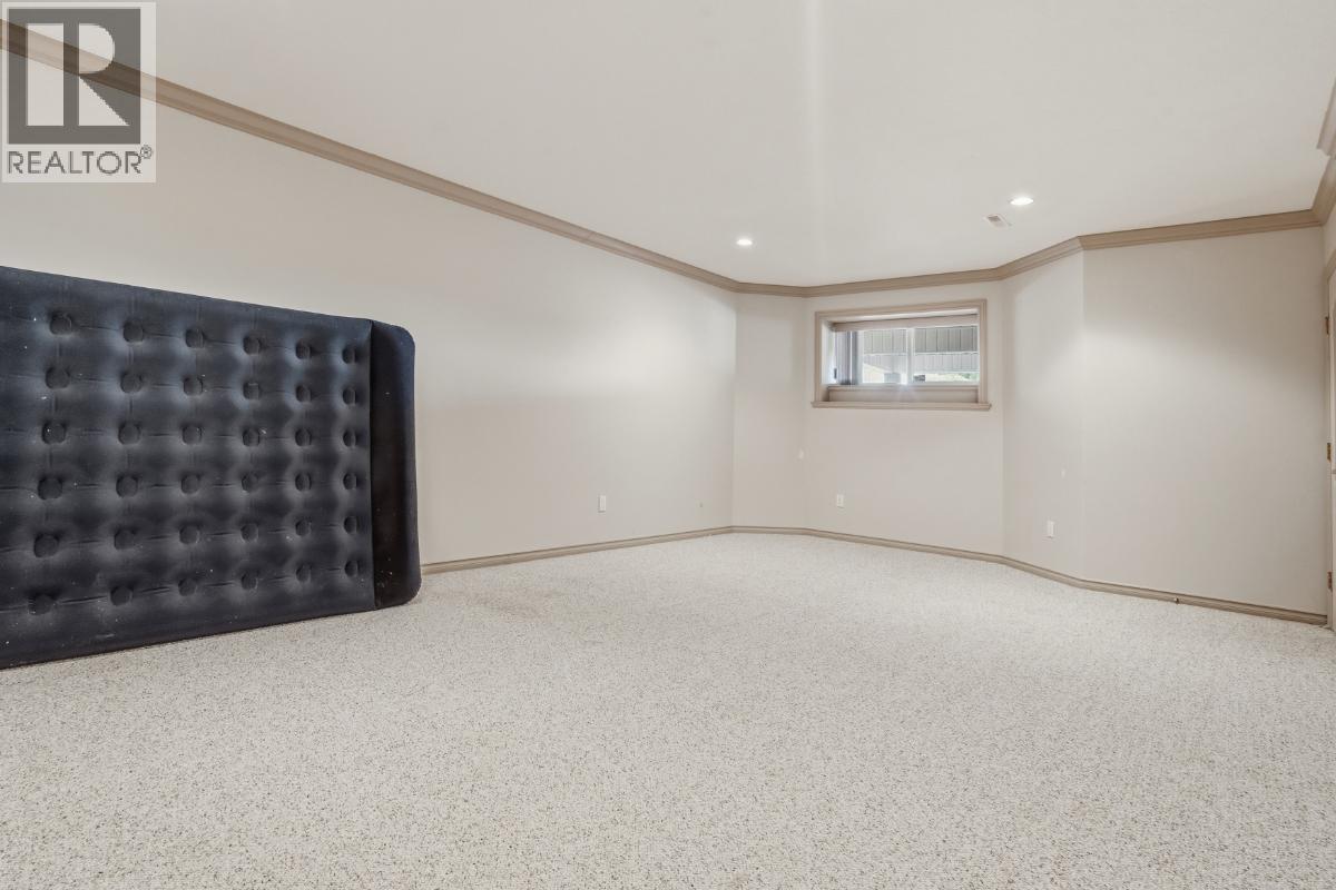 4493 EPPS AVENUE, North Vancouver