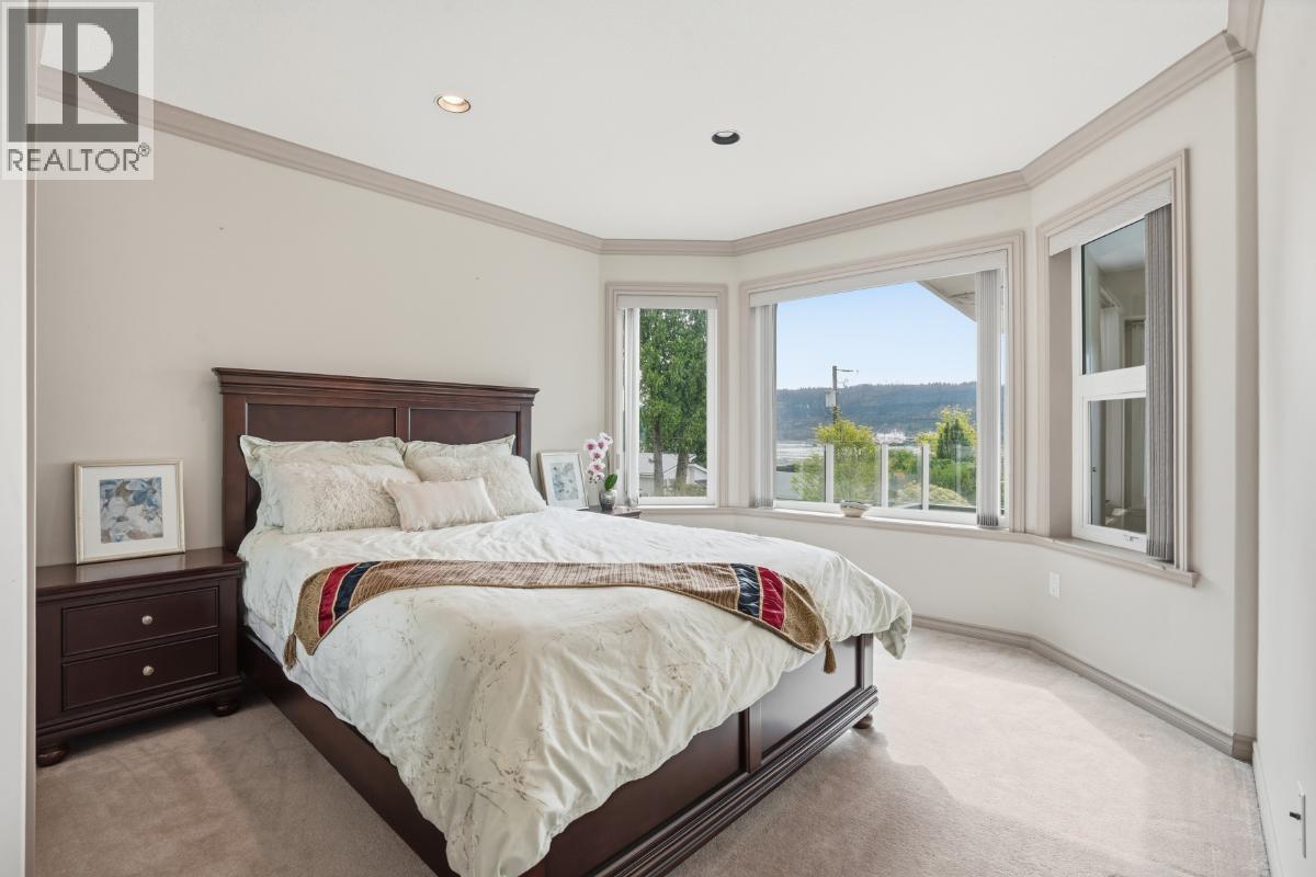 4493 EPPS AVENUE, North Vancouver