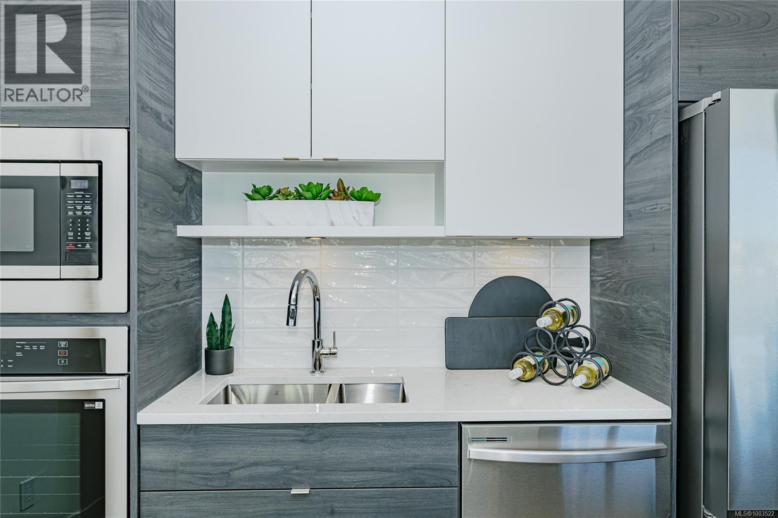 #900 1628 STORE ST - 27