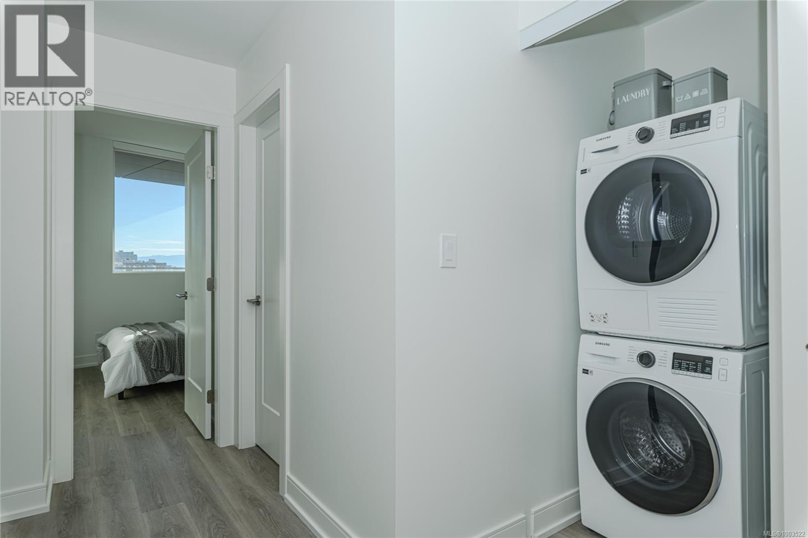 #900 1628 STORE ST - 21