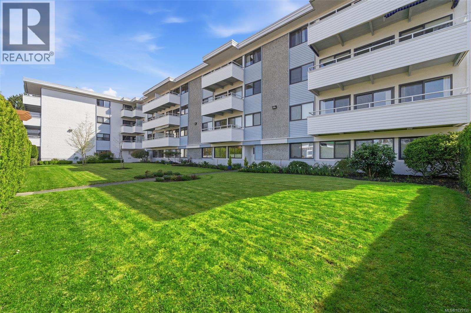 410 2100 Granite Street, Oak Bay