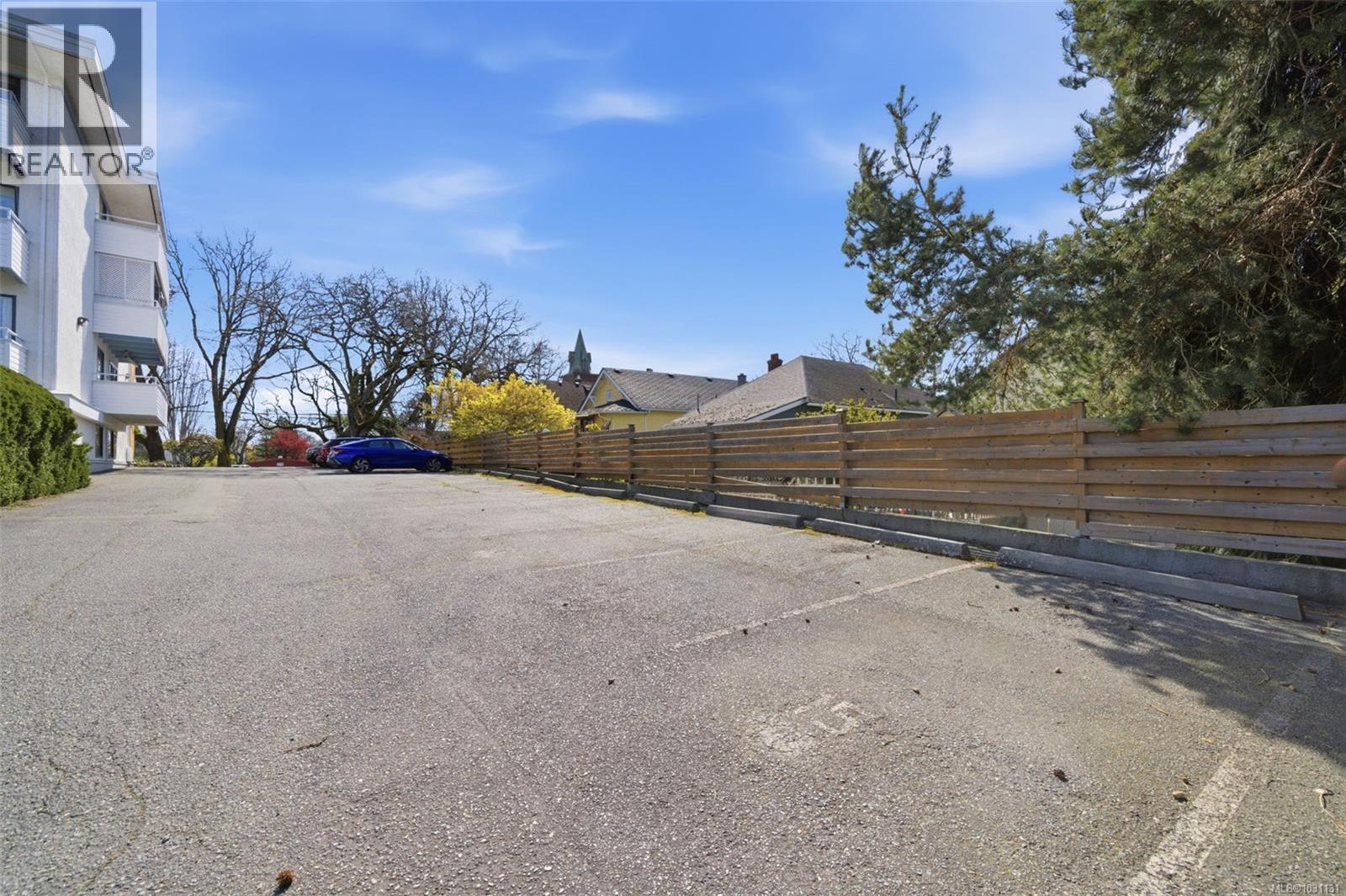 410 2100 Granite Street, Oak Bay