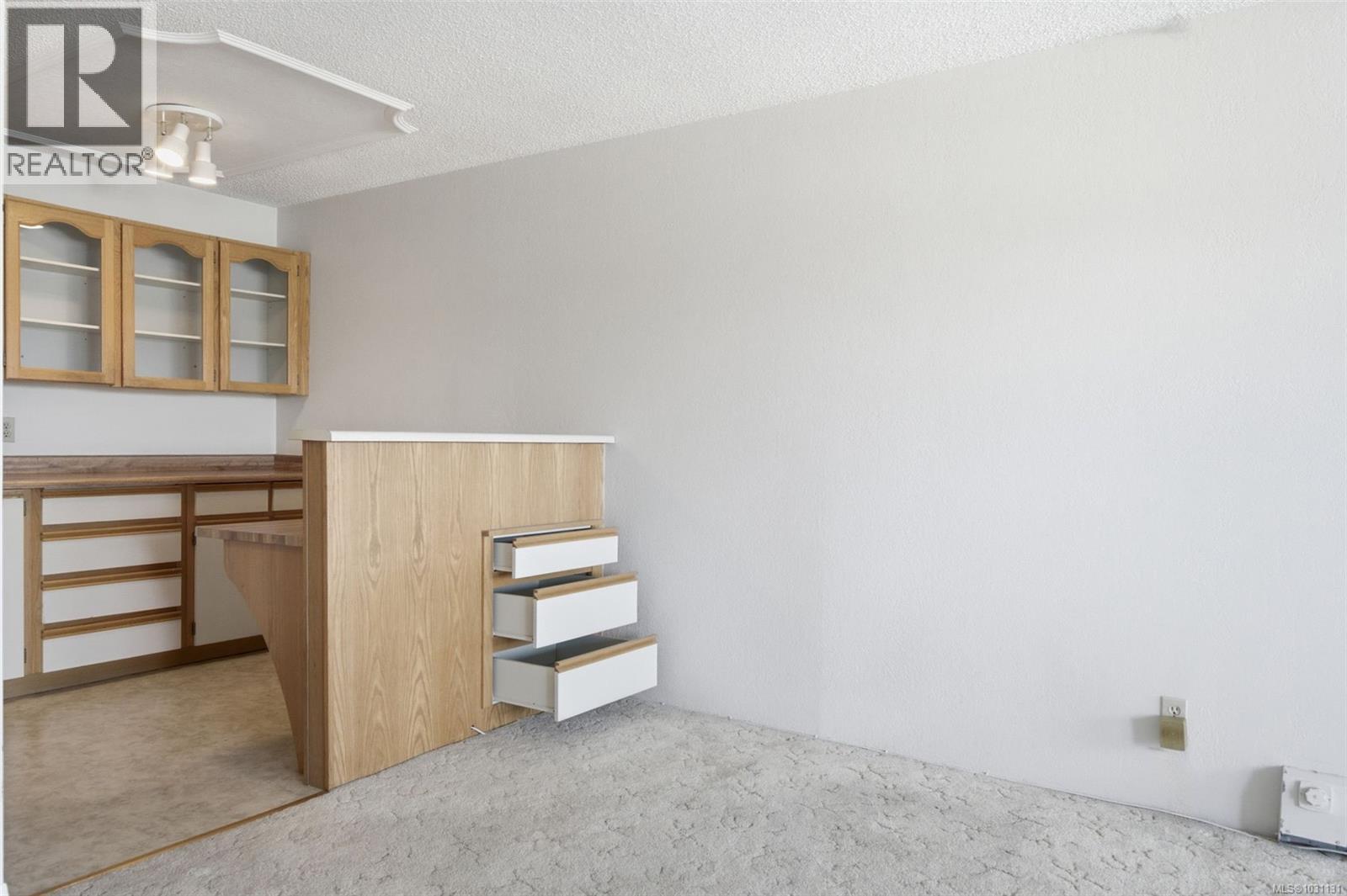 410 2100 Granite Street, Oak Bay