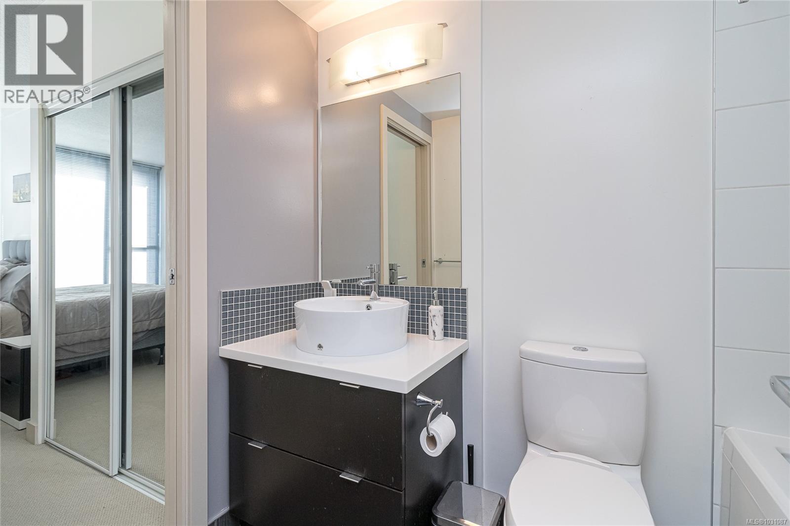 #204 760 JOHNSON ST - 14