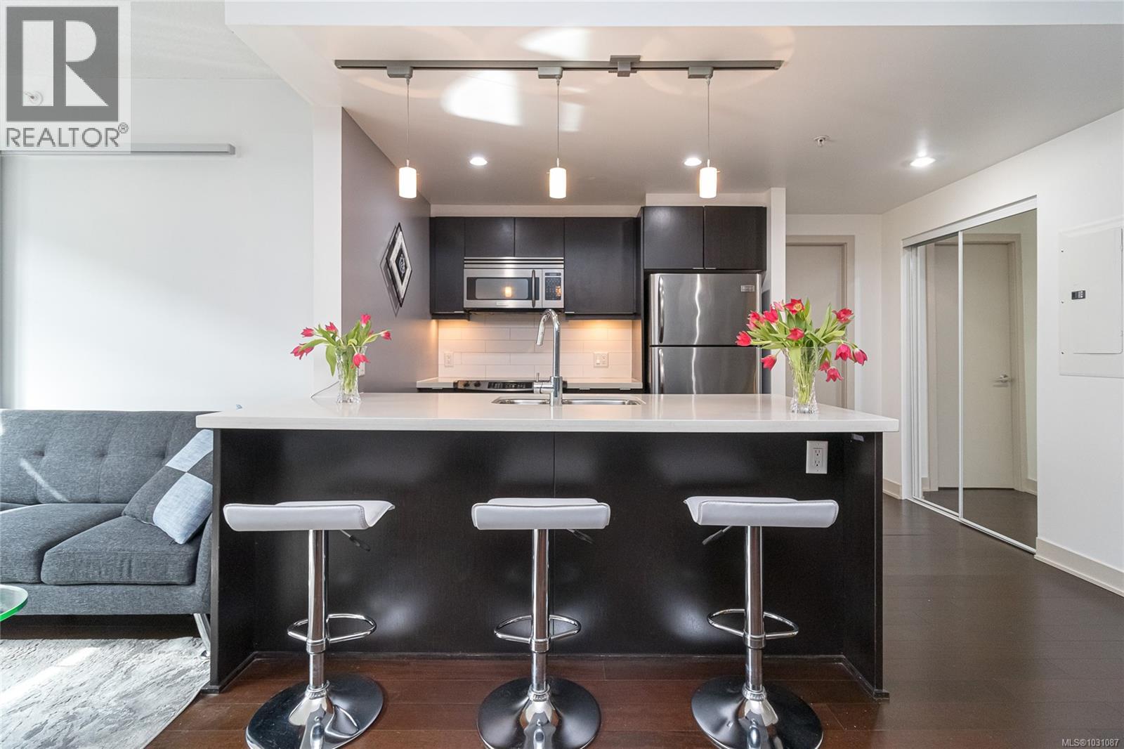 #204 760 Johnson St - 8