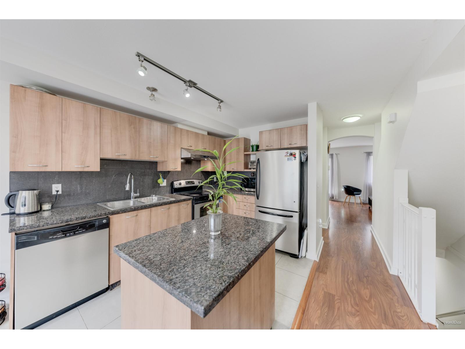 96 6671 121 STREET, Surrey