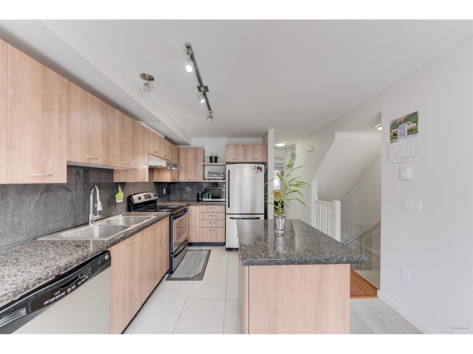 96 6671 121 STREET, Surrey