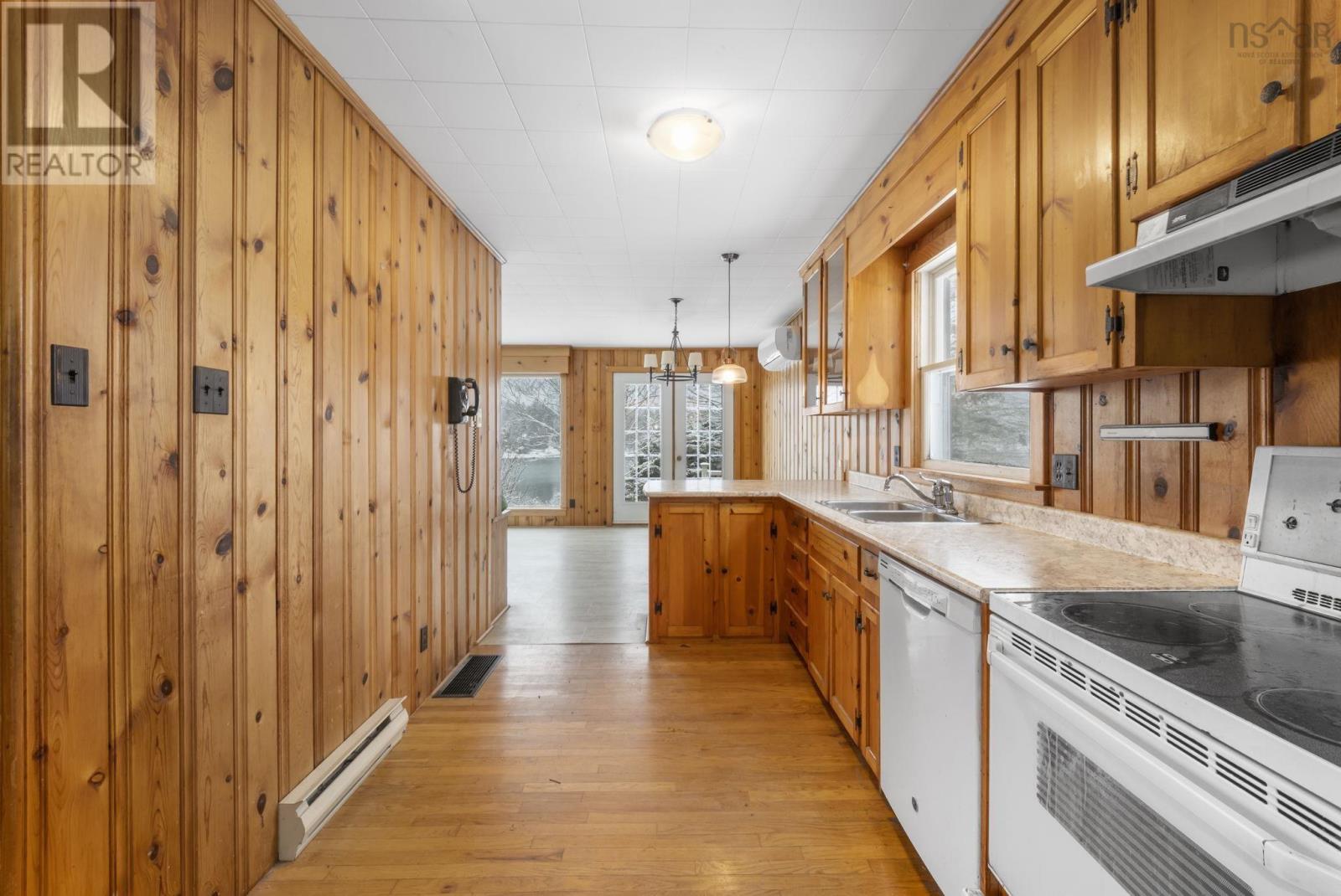 Property 20 of 40 of 211 Sunset Drive