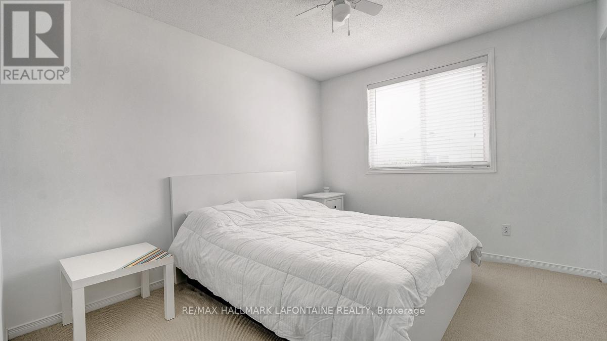 315 RUSTIC HILLS CRESCENT - 37