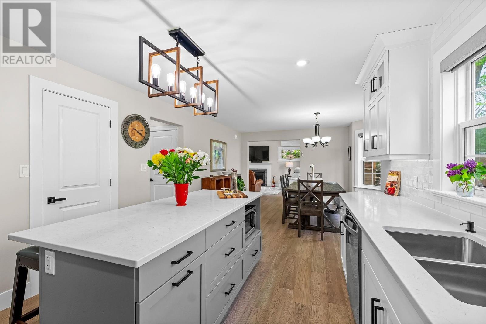 2 SHEFFIELD CRESCENT - 11