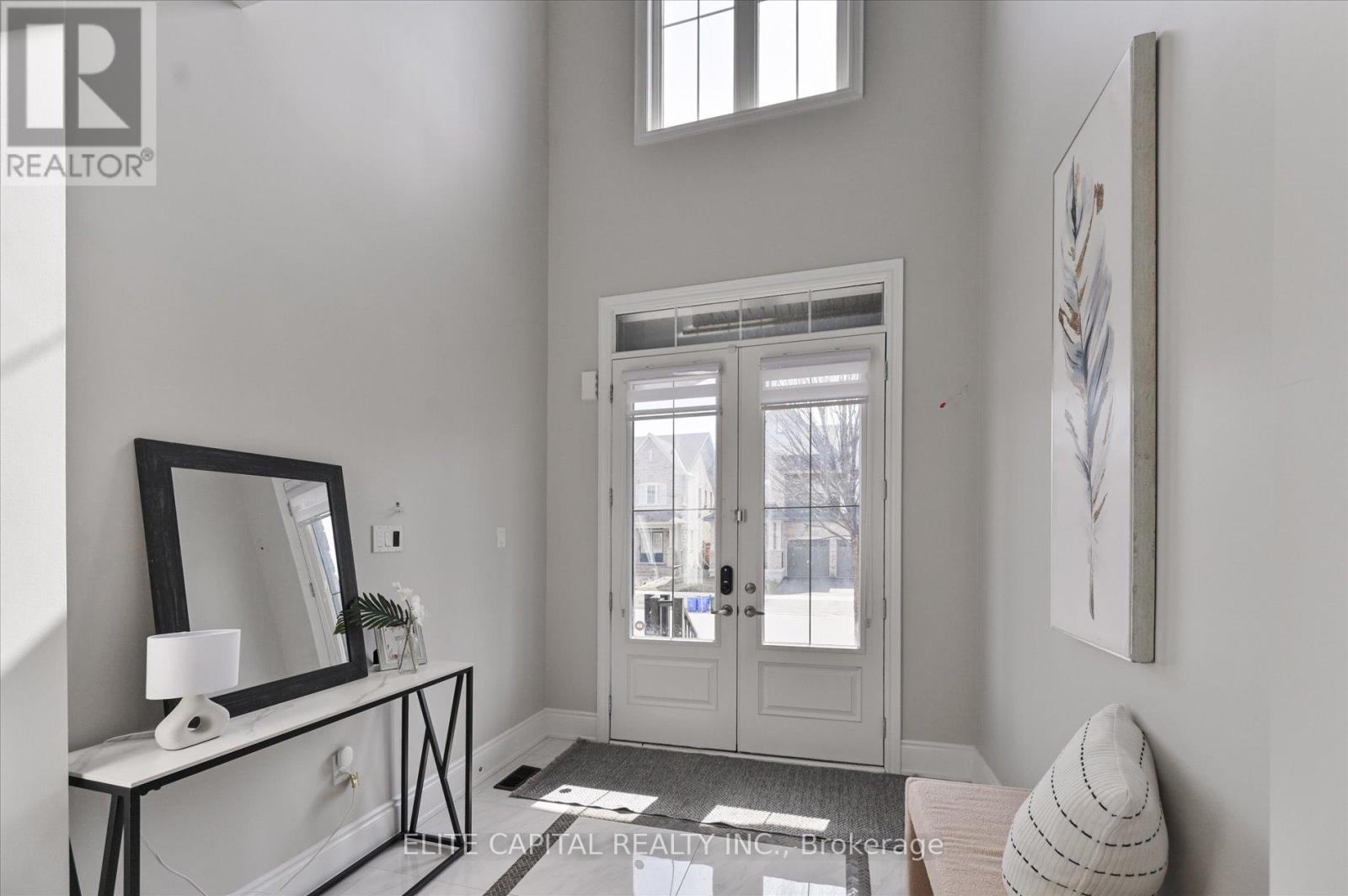 18 ROTONDO CRESCENT - 2