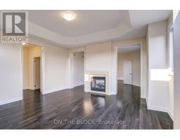 Sitting room - 24 Whitewood Drive, Whitchurch Stouffville, ON L4A1R9 Photo 11