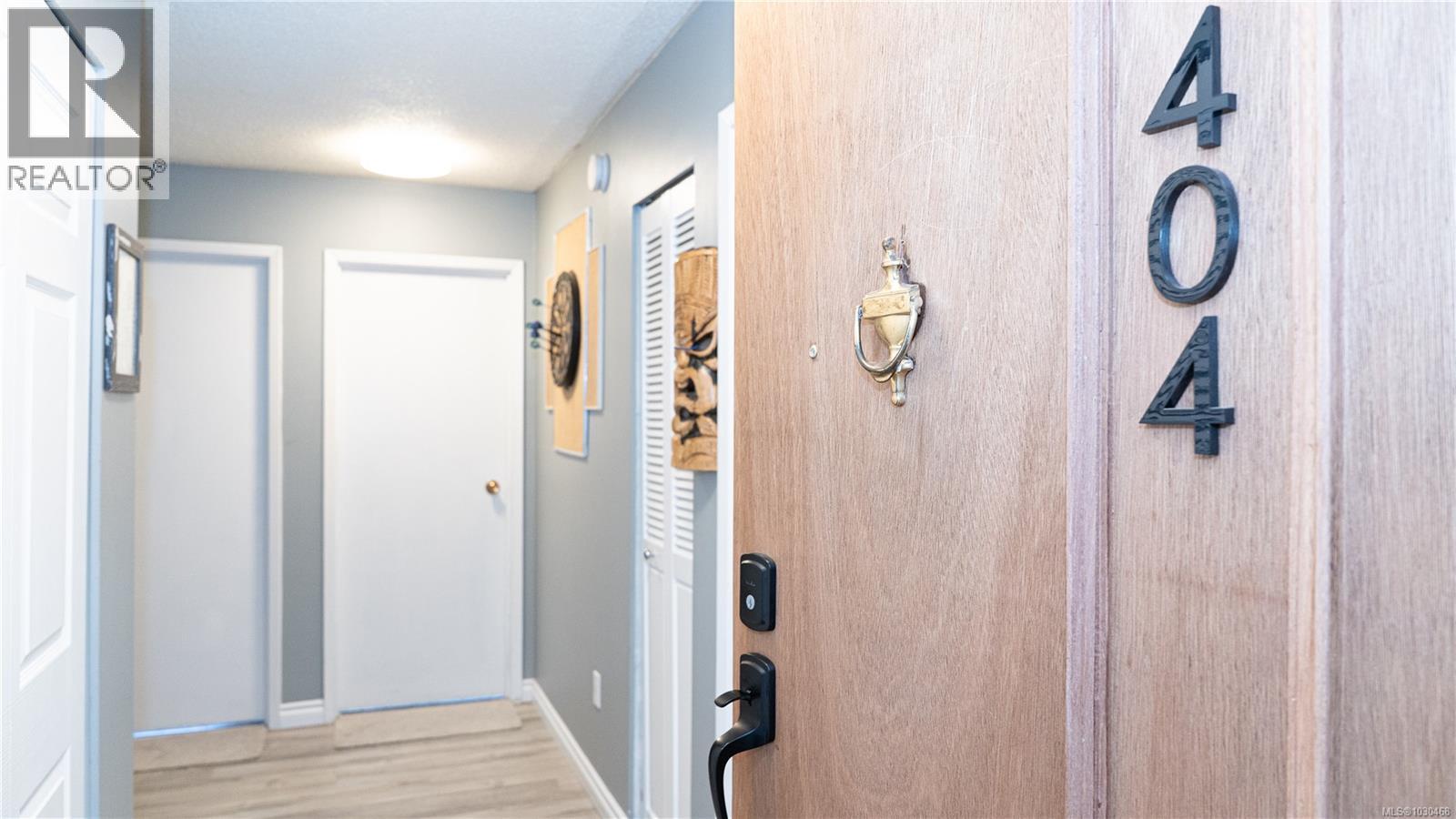 404 614 Fernhill Pl, Esquimalt