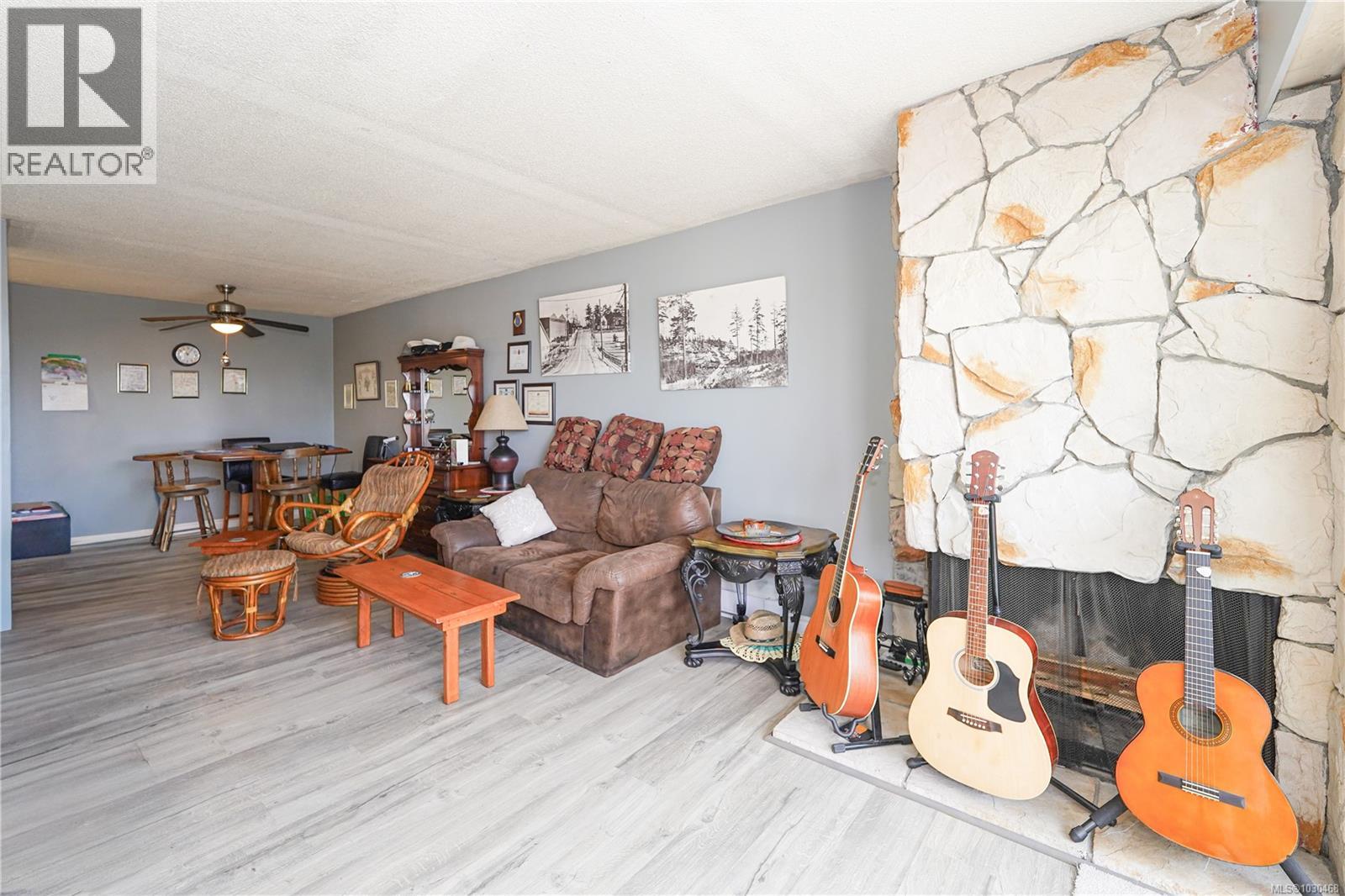 404 614 Fernhill Pl, Esquimalt