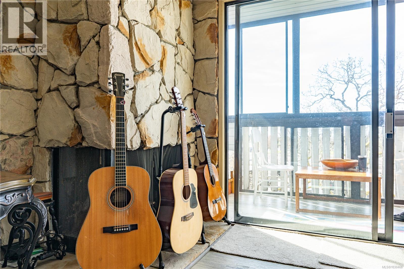 404 614 Fernhill Pl, Esquimalt