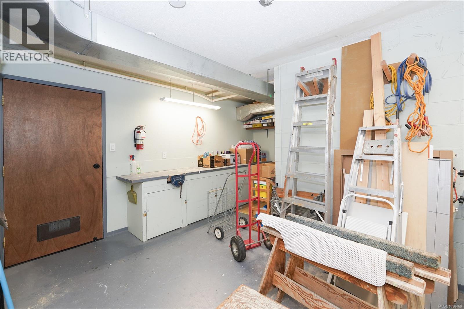 404 614 Fernhill Pl, Esquimalt