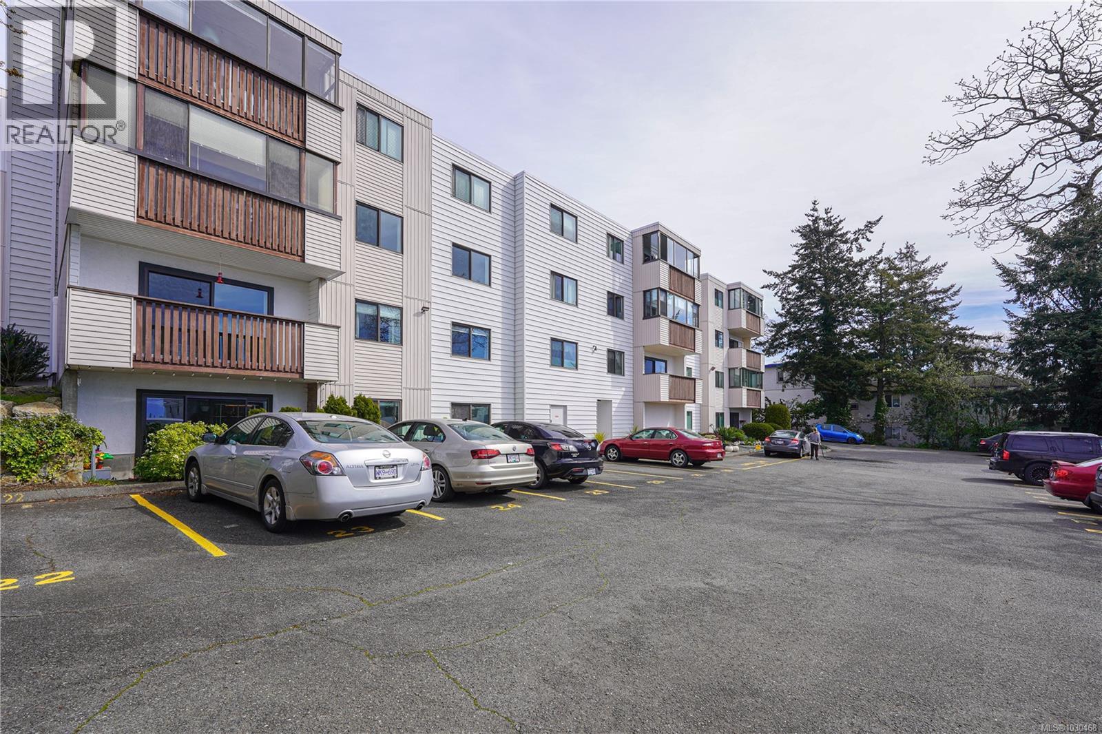 404 614 Fernhill Pl, Esquimalt
