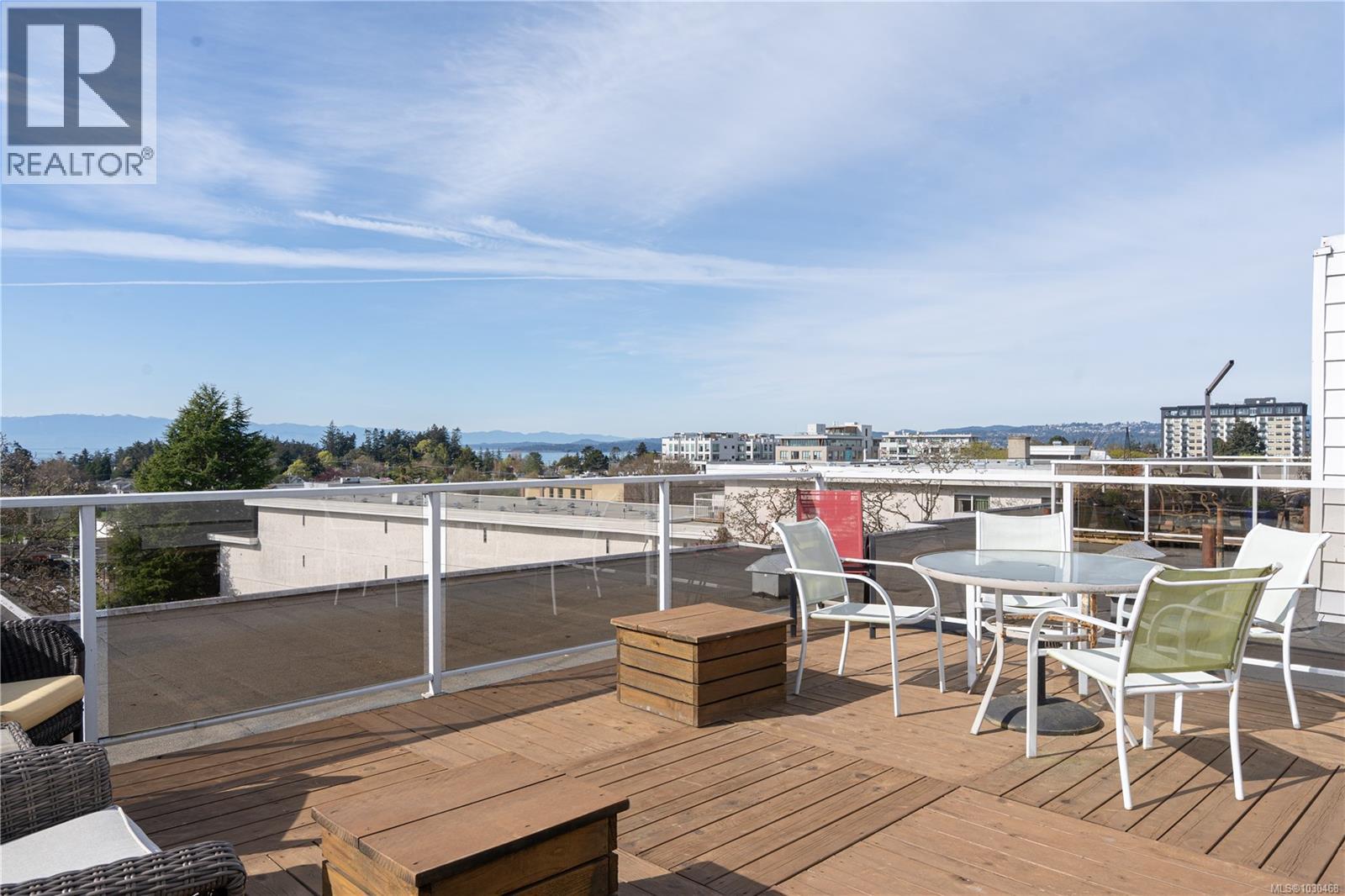 404 614 Fernhill Pl, Esquimalt