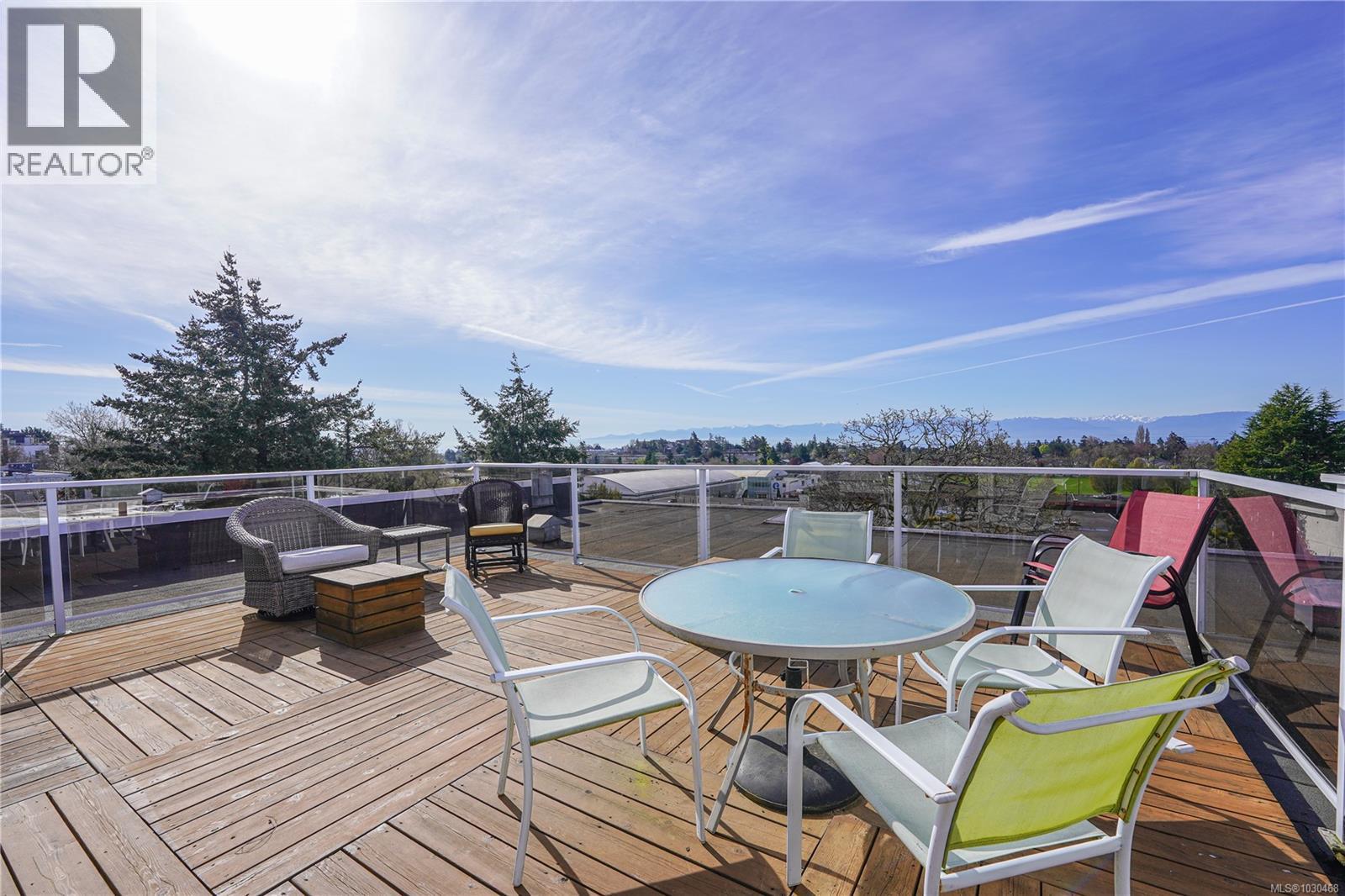 404 614 Fernhill Pl, Esquimalt