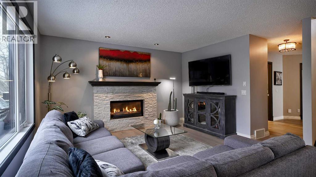Single Family House for Sale in  Riverview Place SE Riverbend Calgary 