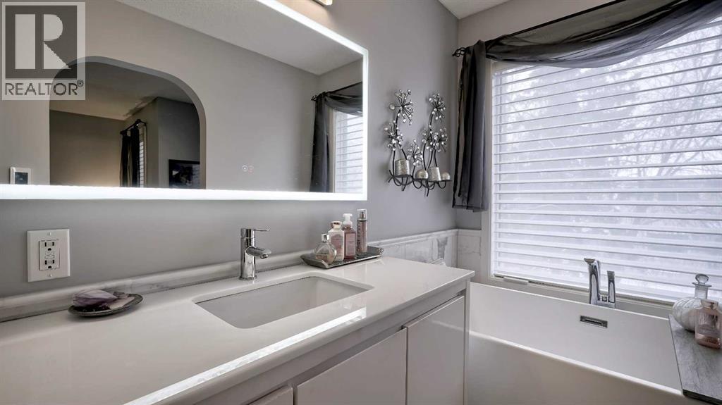 Single Family House for Sale in  Riverview Place SE Riverbend Calgary 