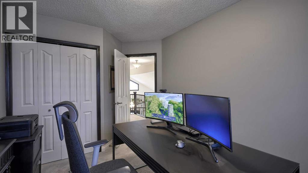 Single Family House for Sale in  Riverview Place SE Riverbend Calgary 