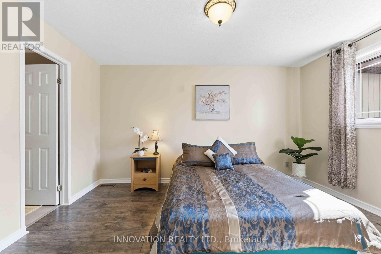 5 HARRINGTON COURT - 24