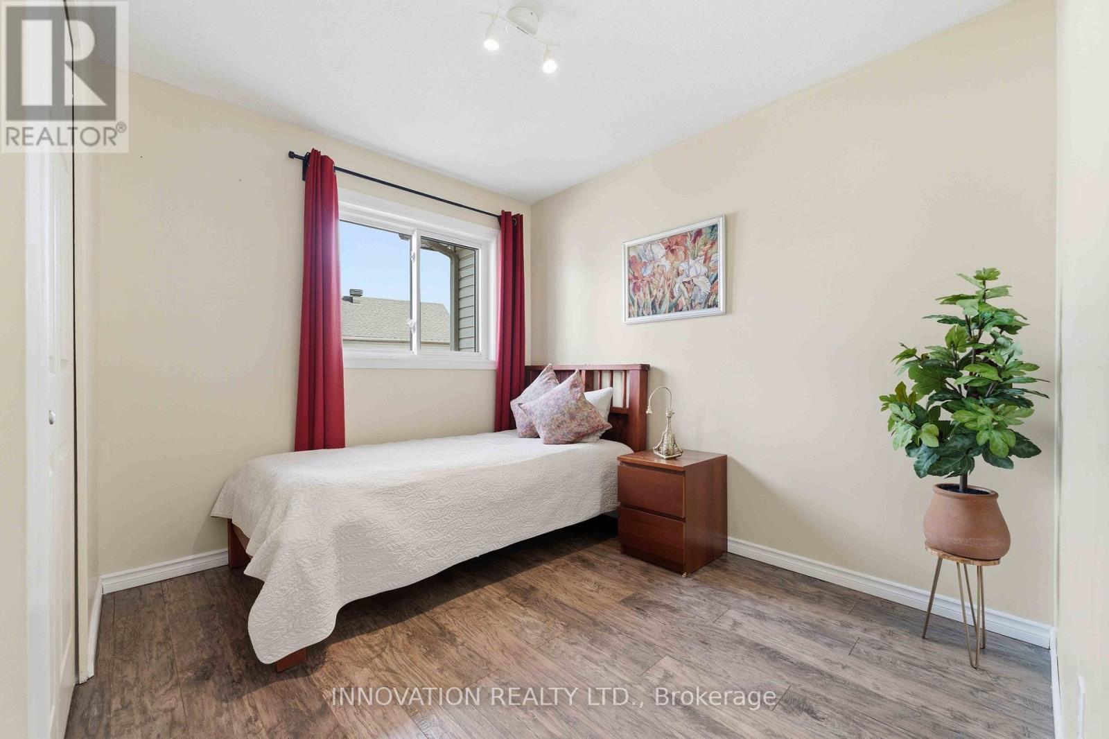5 HARRINGTON COURT - 31