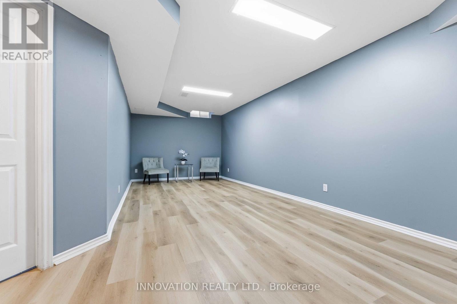5 HARRINGTON COURT - 36